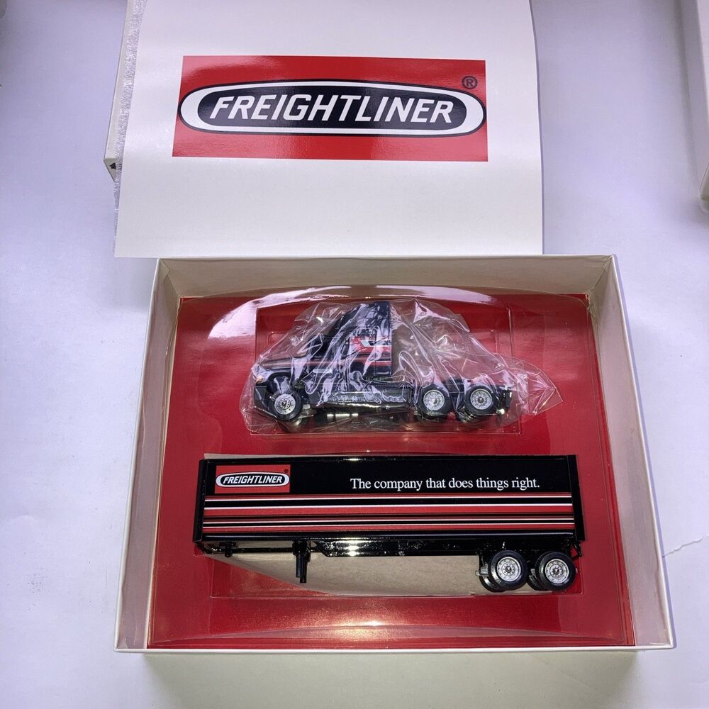 Winross Tractor Trailer 1/64 Semi Freightliner Company A001